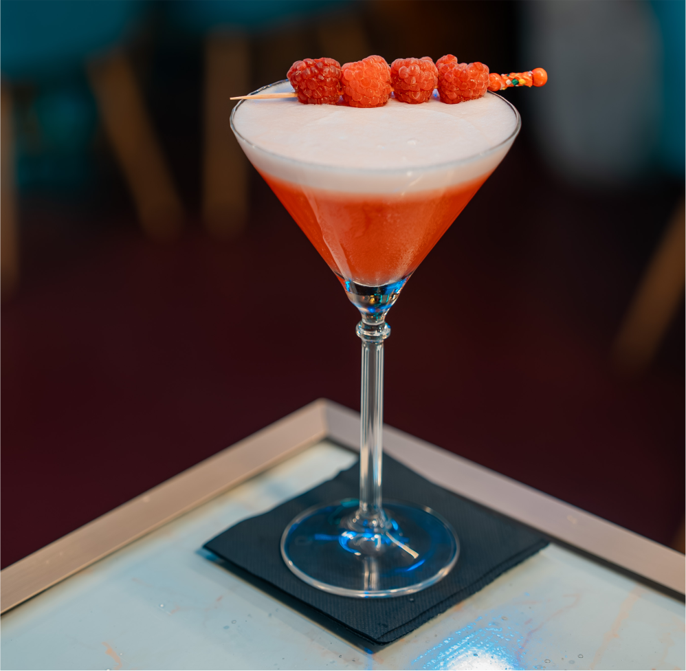 Cada cóctel – Una historia líquida